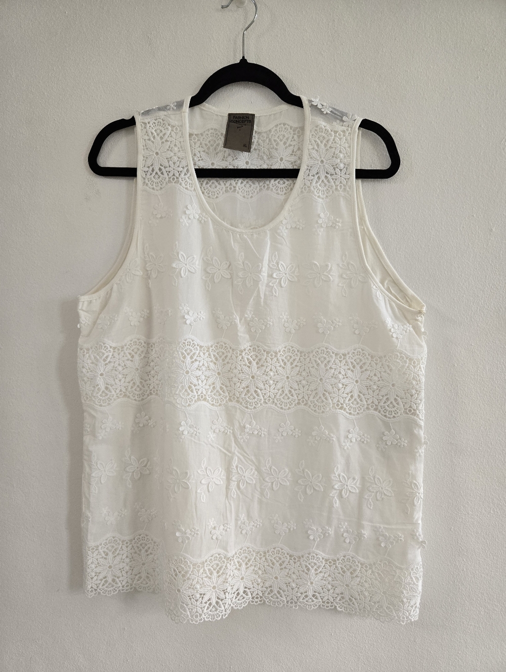 Fashion Concepts Women’s Cream/Off White Lace Overlay Tank Top Size XL